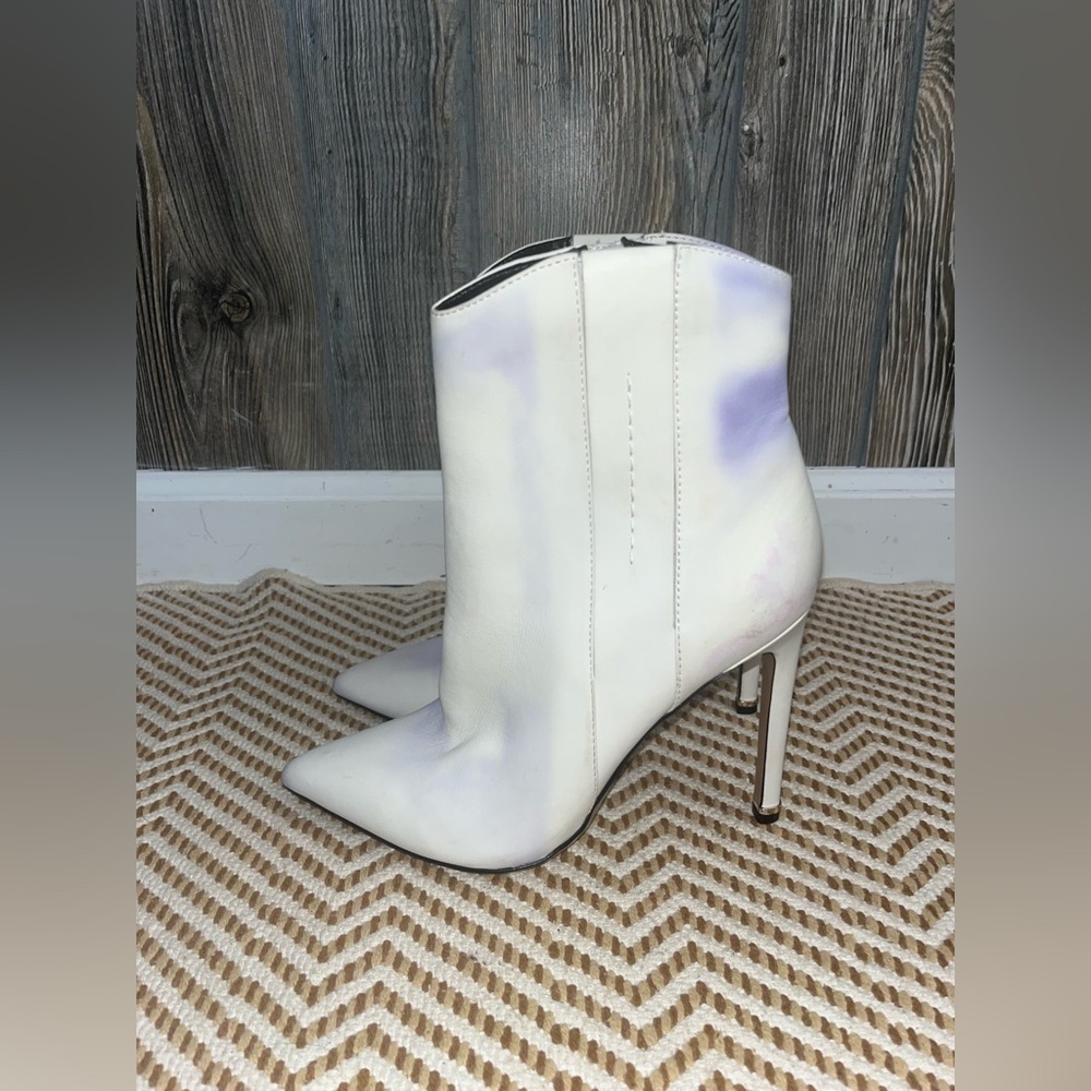 Kenneth Cole size 8.5 white with distressed purple fade high heel western boot